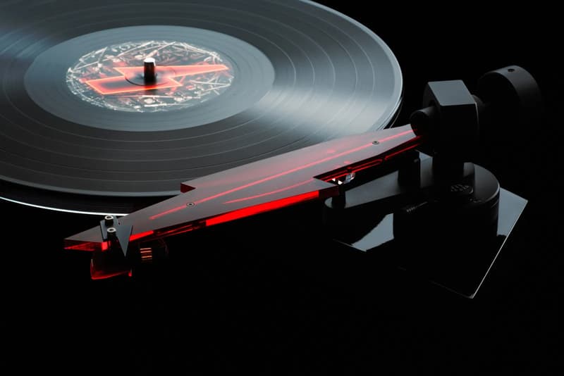 Pay tribute to the legendary band AC/DC! Pro-Ject launches "Lightning" vinyl record player-1740913553_702_Pay-tribute-to-the-legendary-band-ACDC-Pro-Ject-launches-Lightning