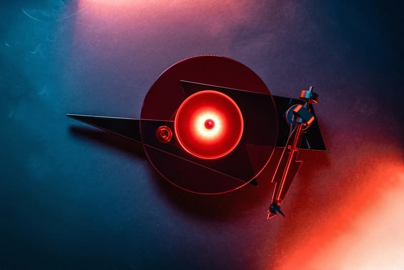Pay tribute to the legendary band AC/DC! Pro-Ject launches "Lightning" vinyl record player-1740913553_731_Pay-tribute-to-the-legendary-band-ACDC-Pro-Ject-launches-Lightning
