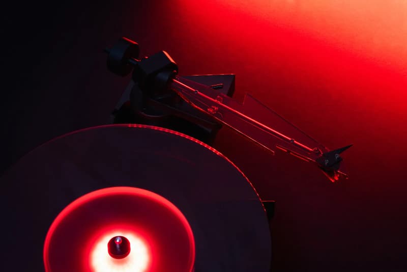 Pay tribute to the legendary band AC/DC! Pro-Ject launches "Lightning" vinyl record player-1740913554_327_Pay-tribute-to-the-legendary-band-ACDC-Pro-Ject-launches-Lightning