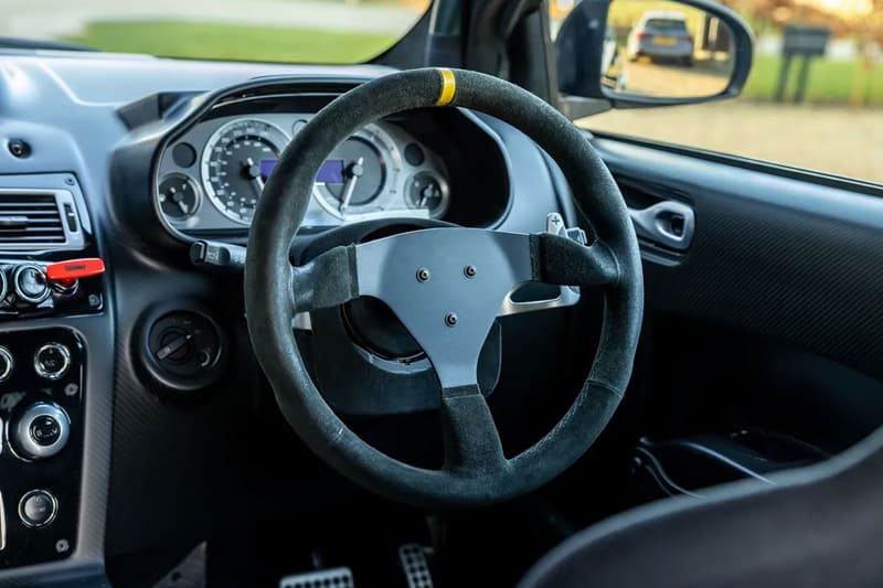 Aston Martin Super Rare V8 Super Cygnet Ultimate Cannon Model is on sale-1741245909_562_Aston-Martin-Super-Rare-V8-Super-Cygnet-Ultimate-Cannon-Model