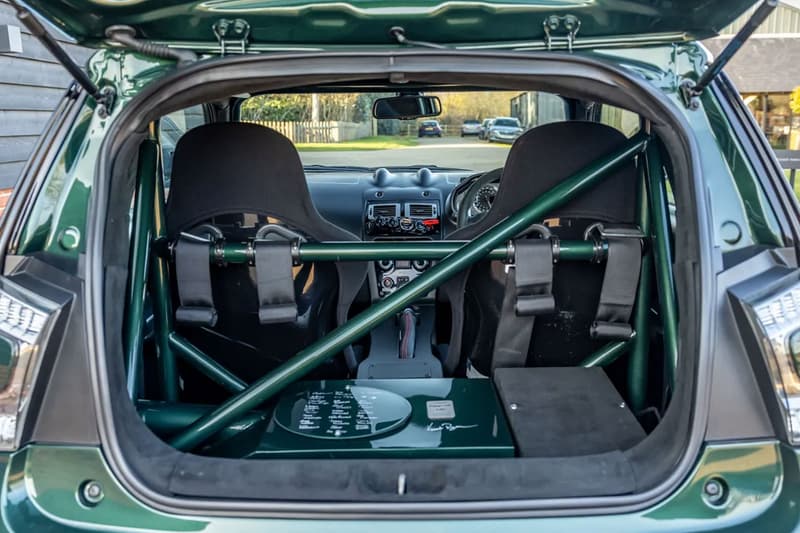 Aston Martin Super Rare V8 Super Cygnet Ultimate Cannon Model is on sale-1741245909_755_Aston-Martin-Super-Rare-V8-Super-Cygnet-Ultimate-Cannon-Model