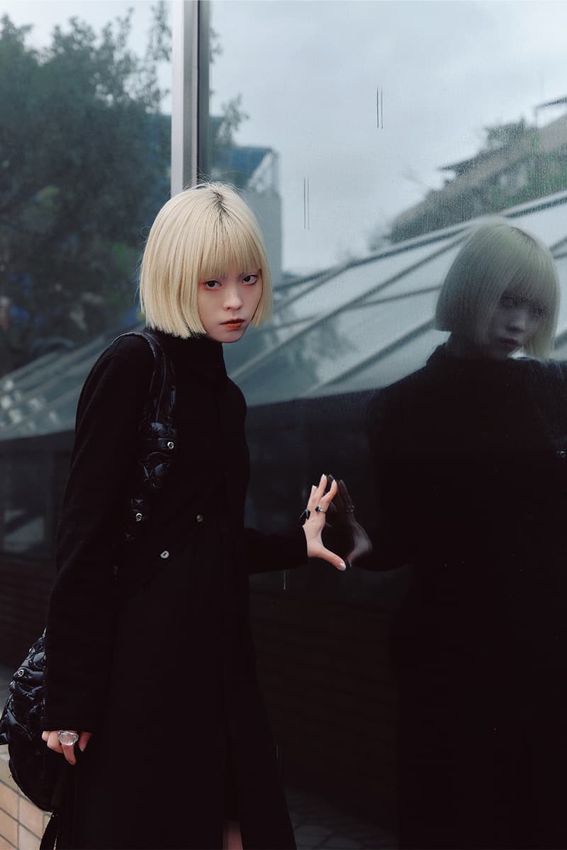 Streetsnaps: Black or White? which one? Small-1741271643_953_Streetsnaps-Black-or-White-which-one-Small