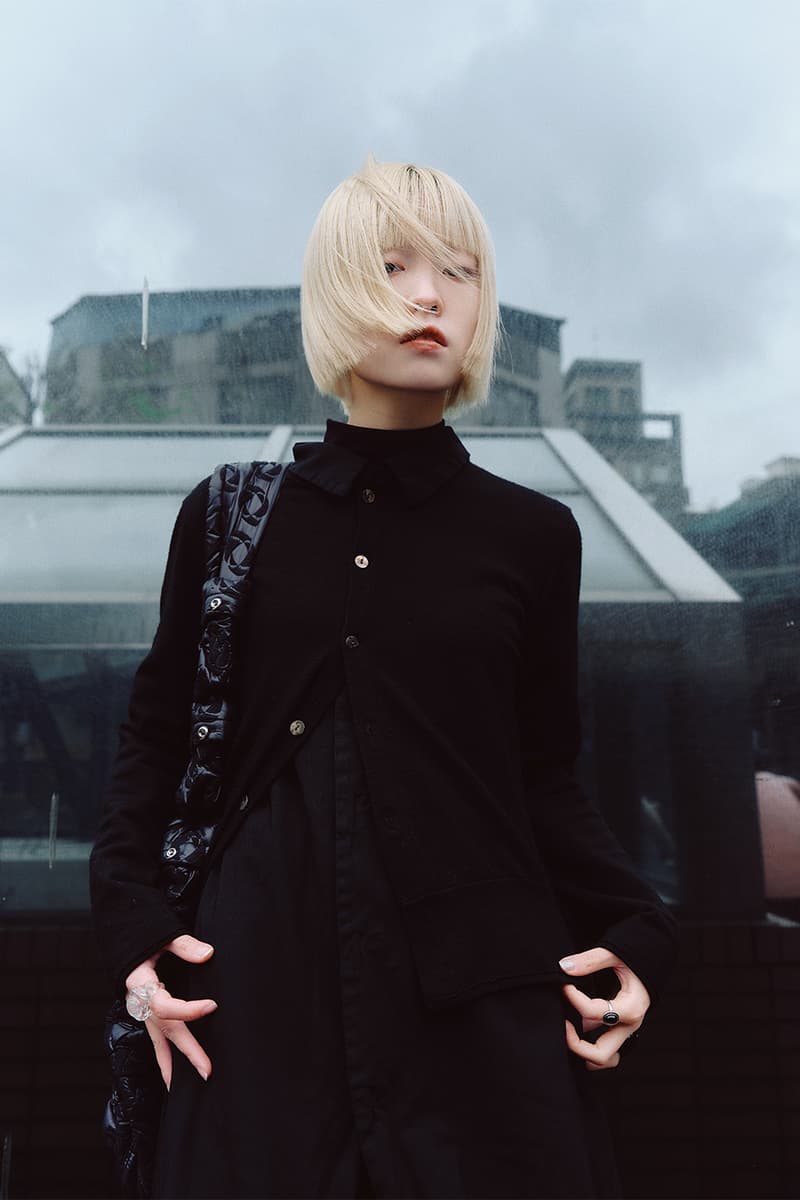 Streetsnaps: Black or White? which one? Small-1741271643_989_Streetsnaps-Black-or-White-which-one-Small