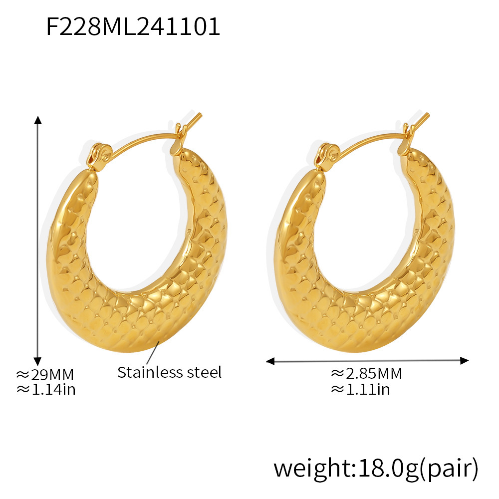 Gold Tone Chunky Textured Hoop Earrings | Modern Hammered Oval Huggies - 主图-7-5 