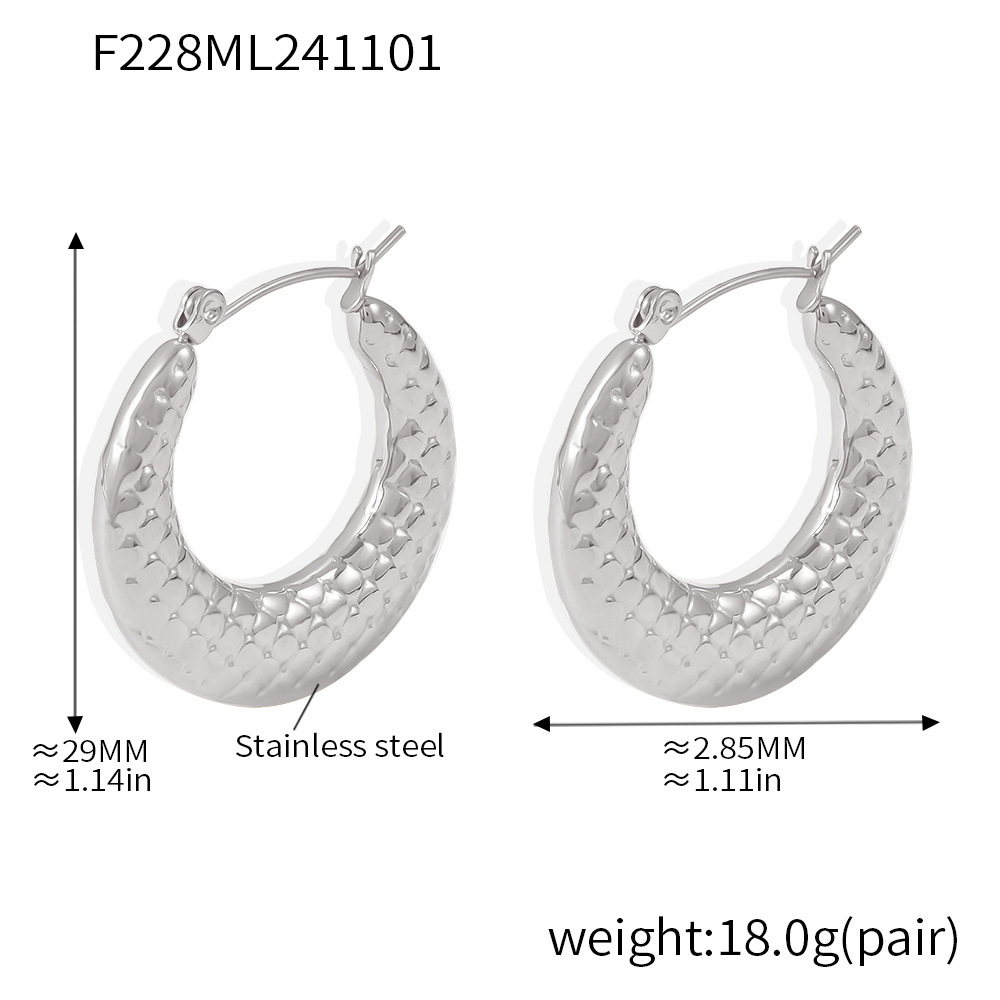Silver Tone Chunky Textured Hoop Earrings | Modern Hammered Oval Huggies - 主图-8-4 