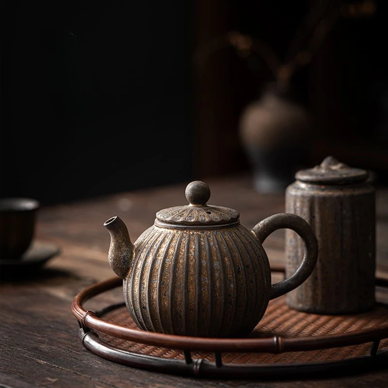 Japanese teapot single pot household retro kung fu tea set single filter ceramic tea maker gilt teapot set