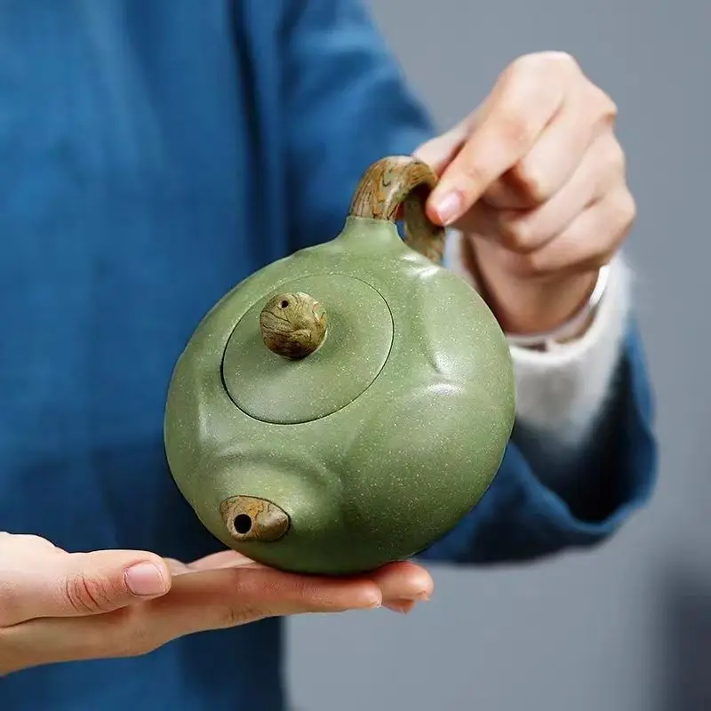Chinese Style Clay Teapot for Kongfu Tea Pots, Handmade Tea Pots, Lotus Zisha Segment Mud Xishi, Yixing Purply, 300ml, 1Pc